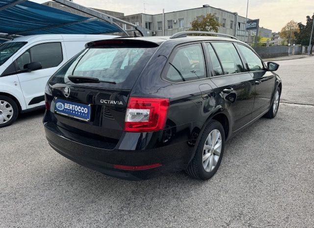 Skoda Octavia Octavia Wagon 2.0 tdi 150cv dsg completo